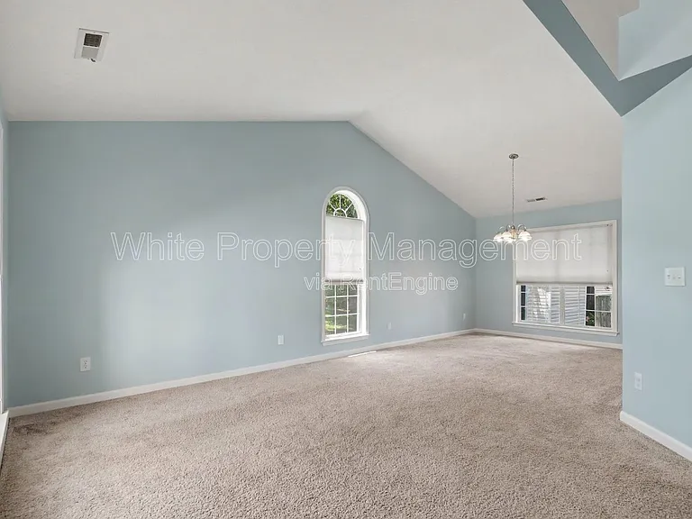 13606 Red Wine Ct — Photo 5