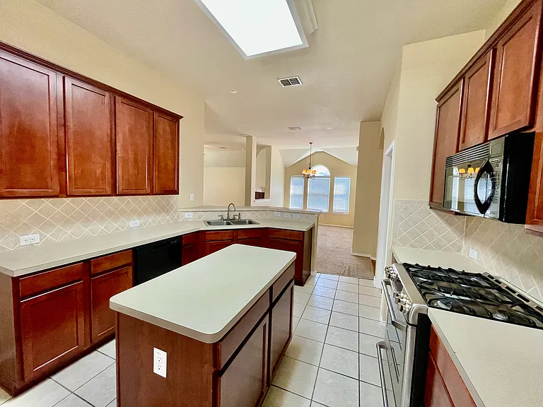 1535 Silver Spur Dr — Photo 27