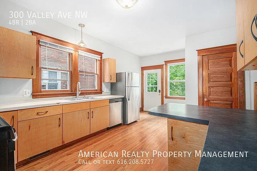 4 bed, 1360 sqft, $2,600 — Photo 4