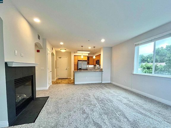 5th image of 1310 Creekside Dr Unit 209
