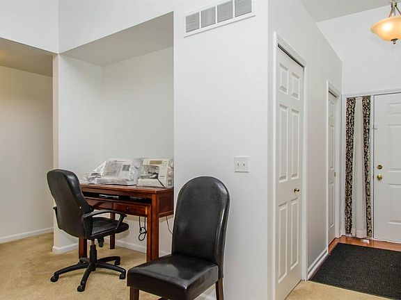 5th image of 10258 Swan Lake Cir