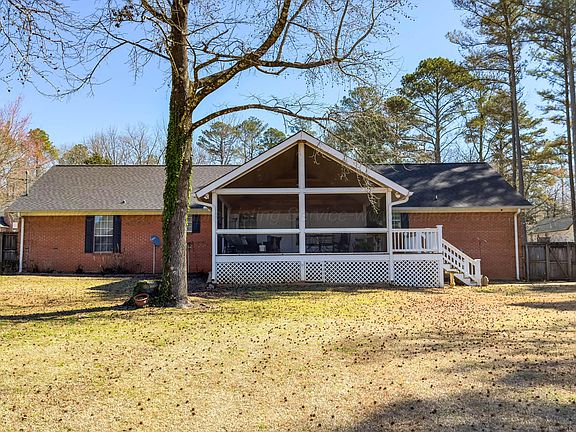 2nd image of 152 Juniper St