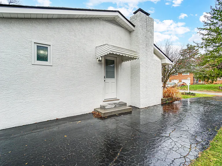3592 Delamere Ave — Photo 35
