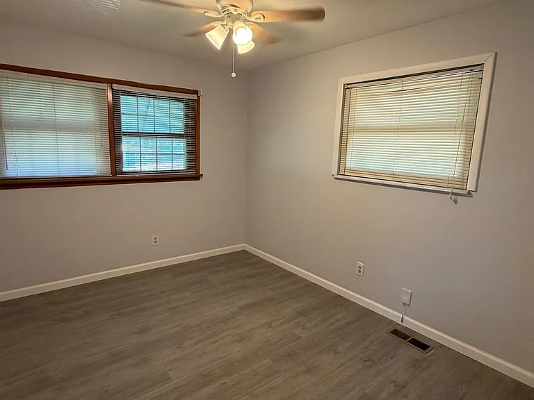 2436 Pinehurst Dr — Photo 10