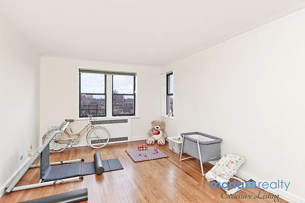 Sold by Moda Realty | media 41