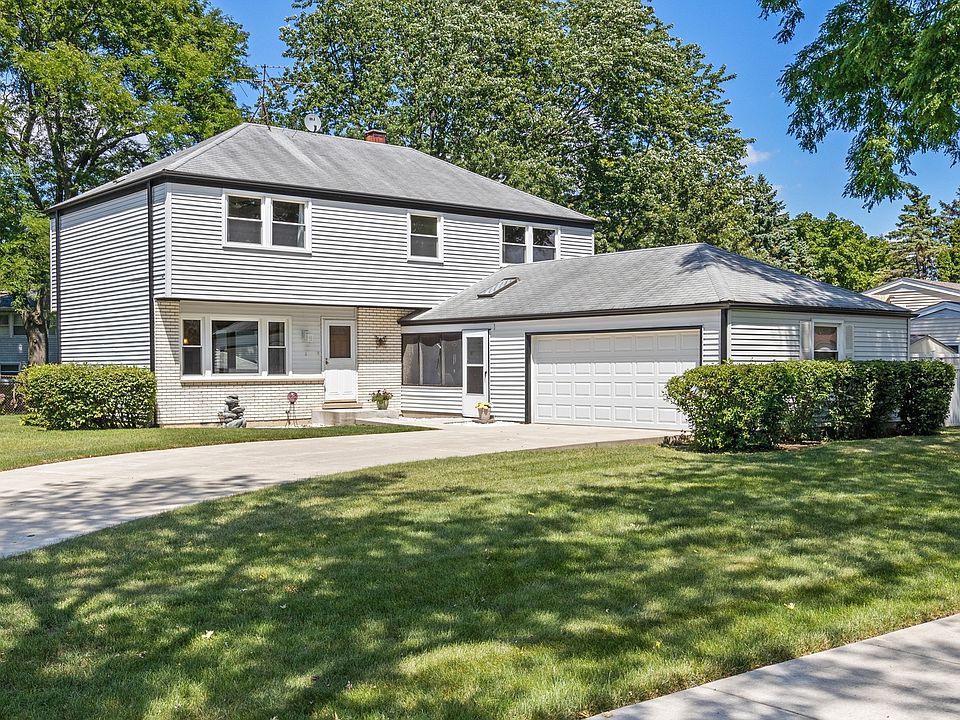 1st image of 3 W Beechwood Ct