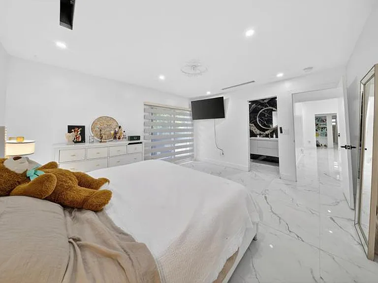 849 Camellia Dr — Photo 9