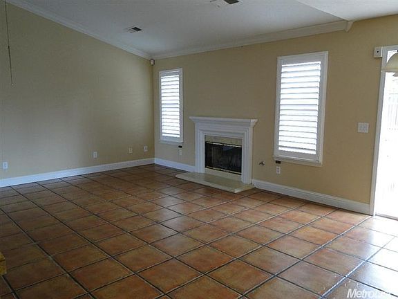 3rd image of 1840 Dove Ct