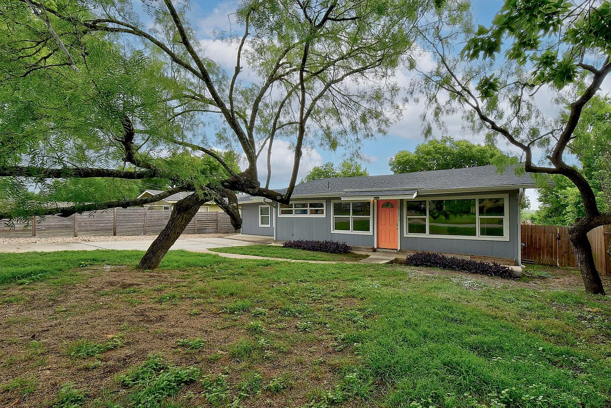 Building Photo - 6301 Arnold Dr #A