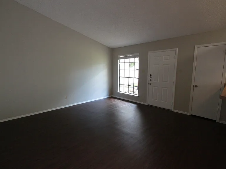 11603 Poplar Cv — Photo 7