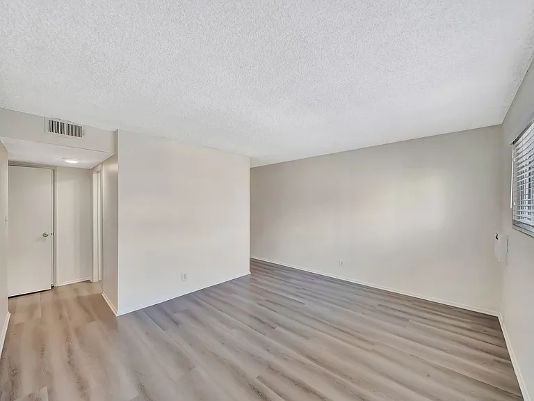 10634 Holman Ave #3-2 — Photo 38