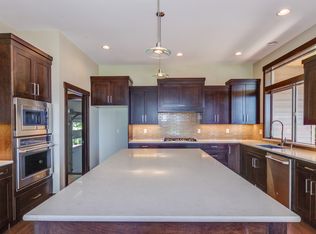 909 Whitewater Dr, Bellingham, WA 98229