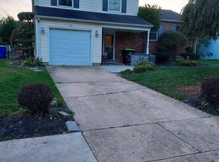 16 Calwell Dr, New Castle, DE 19720