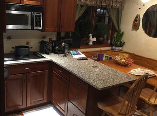 51 Middle Ln, Westbury, NY 11590