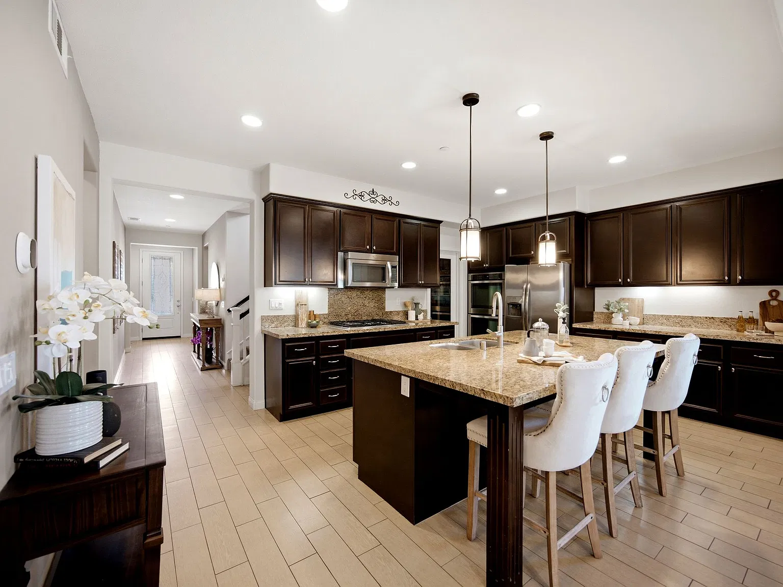 4 bed, 3009 sqft, $4,180 — Photo 3