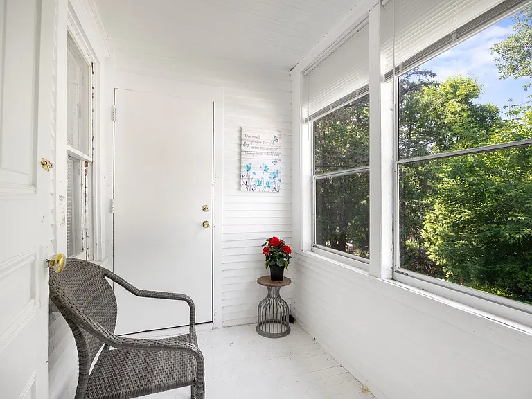 1367 Burr St — Photo 21