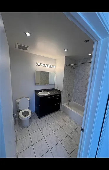 923 W Weed St #305 — Photo 6