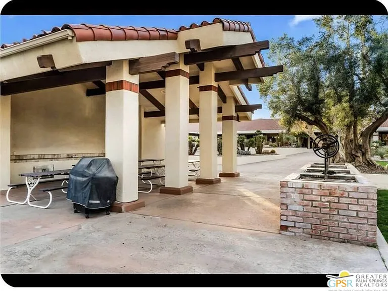 15300 Palm Dr #100 — Photo 17