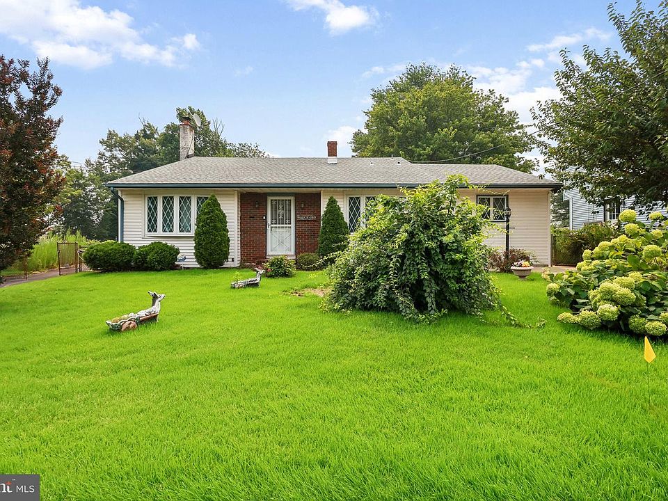 1st image of 8460 Sheppard Rd