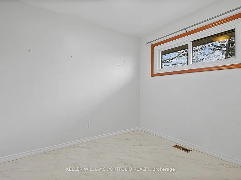 68 Athabasca St — Photo 22