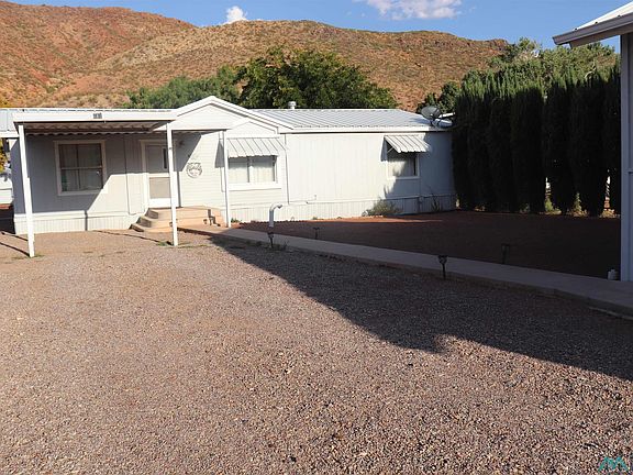 3rd image of 611 Riverside St