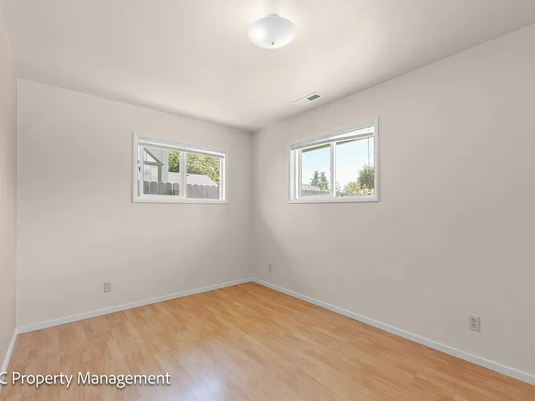 4780 Cody Ave — Photo 19