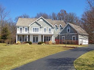 780 Tisbury Ln, Lake Forest, IL 60045