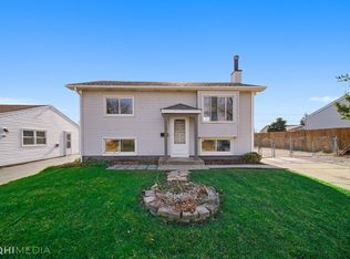 227 Pell Ave, Romeoville, IL 60446