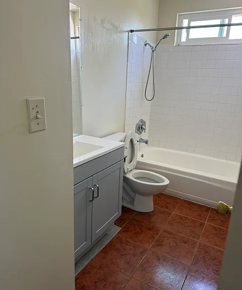 6660 Woodman Ave #306 — Photo 5