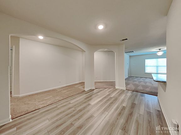 4th image of 23040 Shakespeare Dr