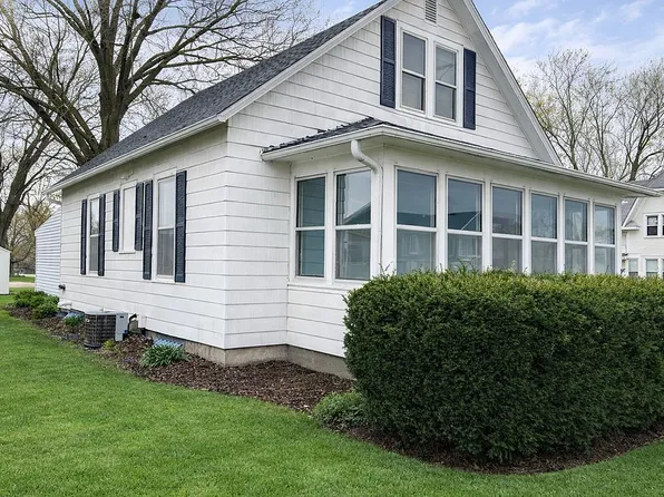 201 E Seymour St, Danville, IA 52623