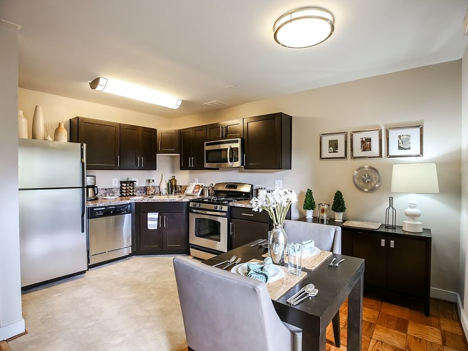 1st image of 7400 Parkwood Ct #3200-101