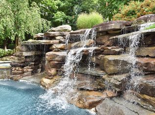 65 Malcolm Rd, Mahwah, NJ 07430