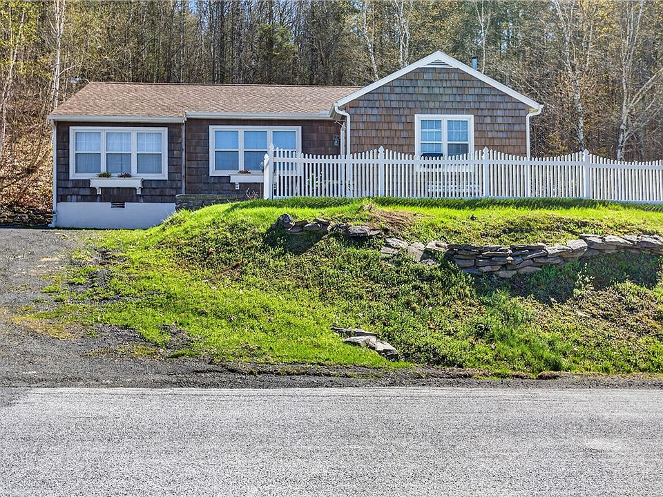 1st image of 385 Cape Horn Rd