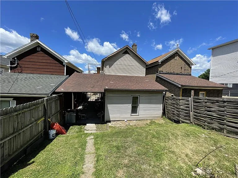978 Neville St — Photo 3
