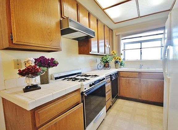 4th image of 8127 Loren Ln