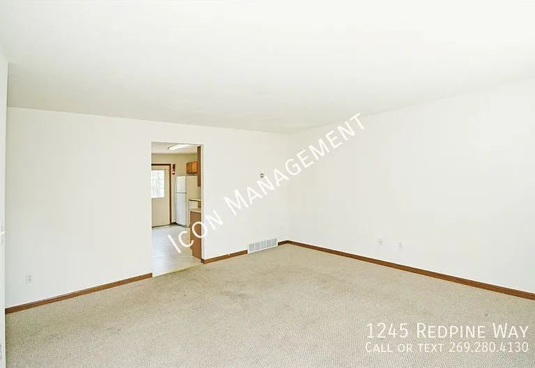 1245 Redpine Way — Photo 3