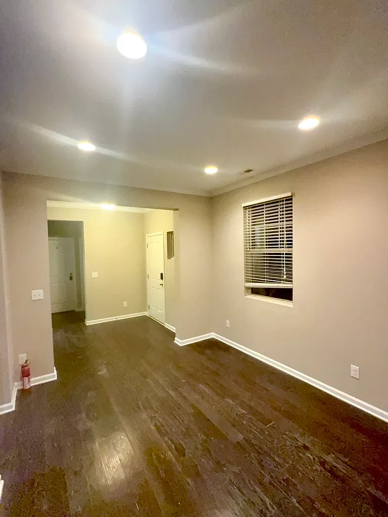 4 bed, 2028 sqft, $2,100 — Photo 4