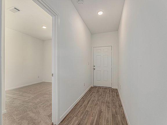 3rd image of 245 Seven Pines Dr