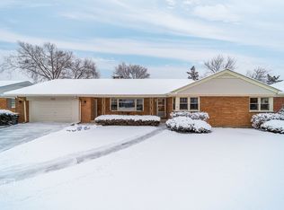 332 Edgemont Ln, Park Ridge, IL 60068