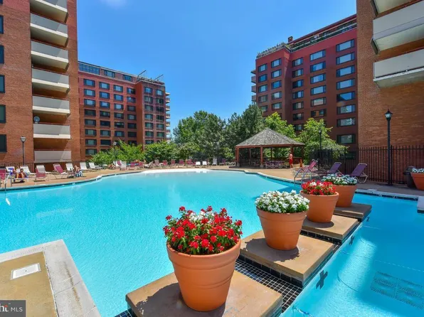 1121 Arlington Blvd APT 526, Arlington, VA 22209