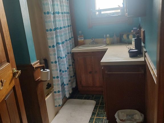 5th image of 325 Chapin St