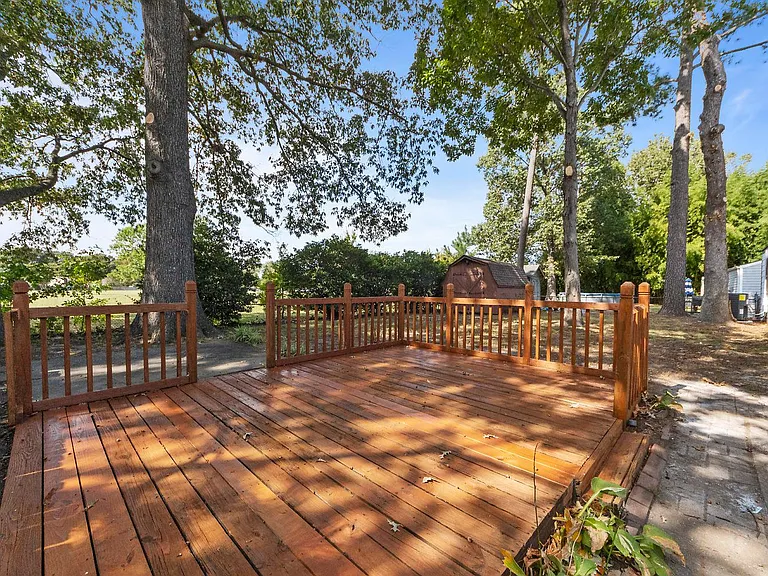 605 Presidential Blvd — Photo 14