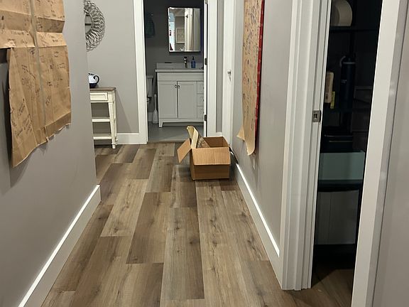 5th image of 230 Silver St #1