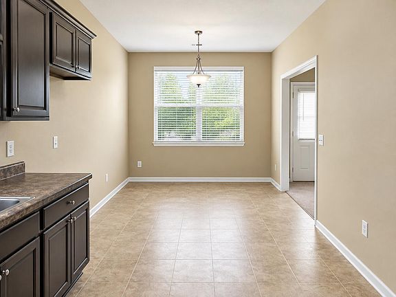 4th image of 205 Sheridan Dr