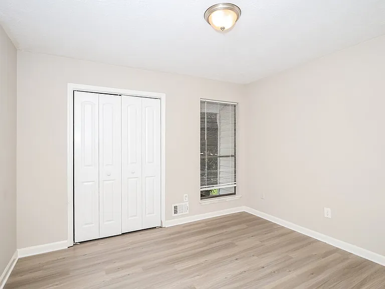 8807 Parliament Pl — Photo 14