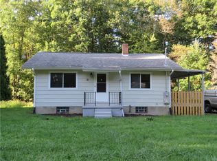 21 Maple Terrace Dr, Grove City, PA 16127
