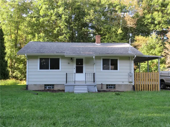 21 Maple Terrace Dr, Grove City, PA 16127