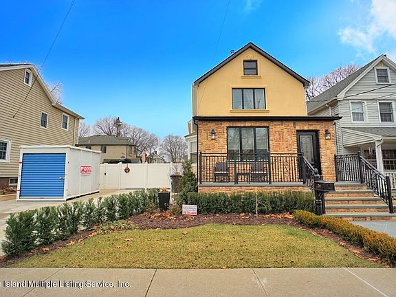2nd image of 250 Lee Ave