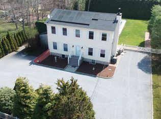 11 Eauclaire St, East Hampton, NY 11937